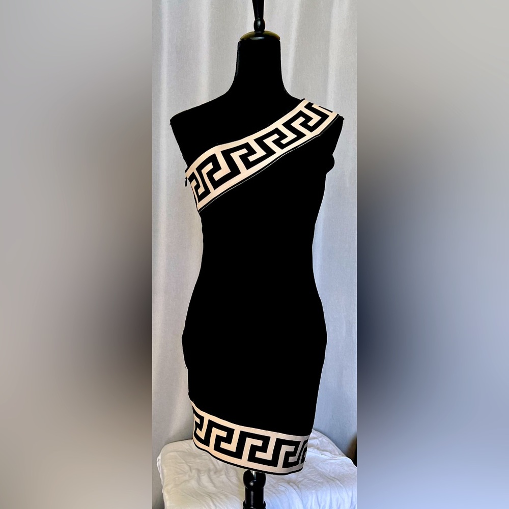 Asymmetrical on shoulder polyester mini dress